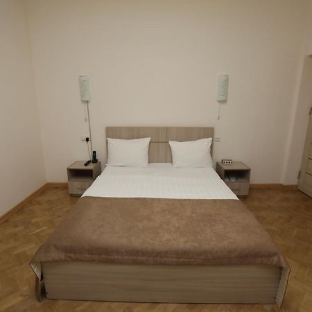 Alba Hotel Jerevan Buitenkant foto