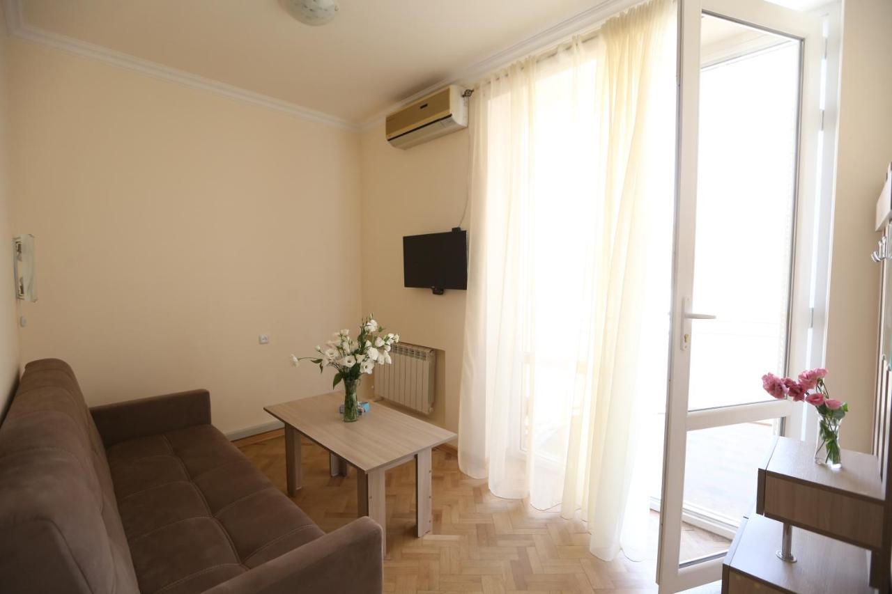 Alba Hotel Jerevan Buitenkant foto