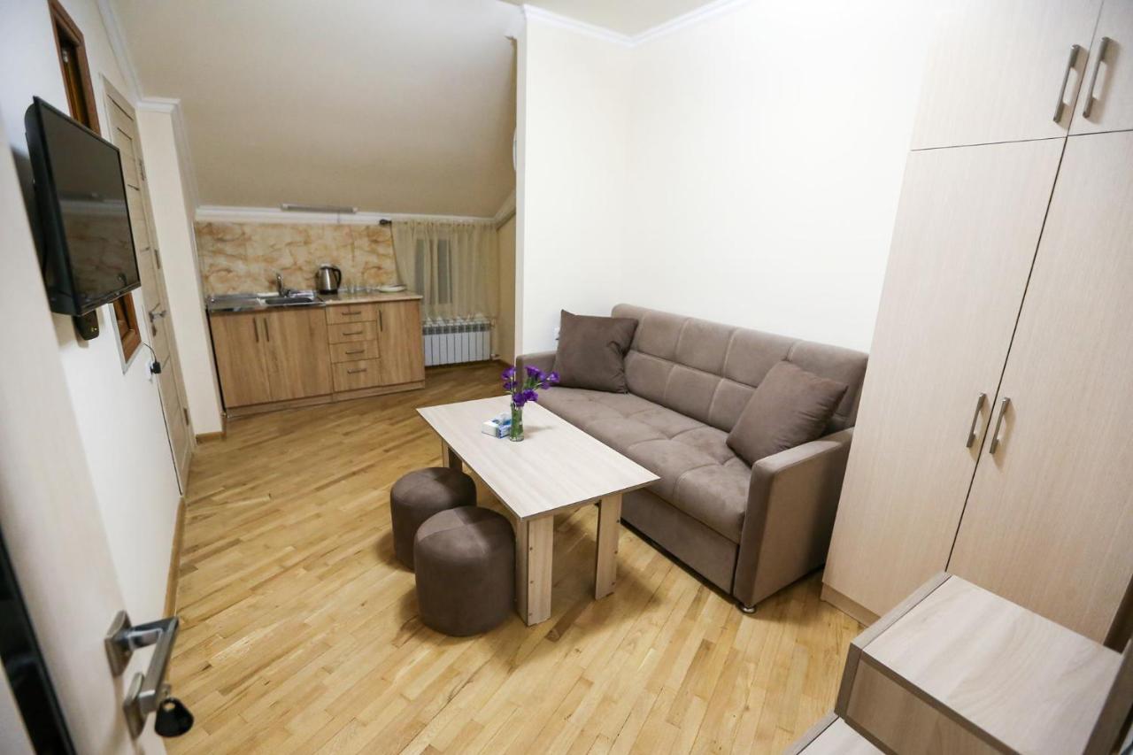 Alba Hotel Jerevan Buitenkant foto