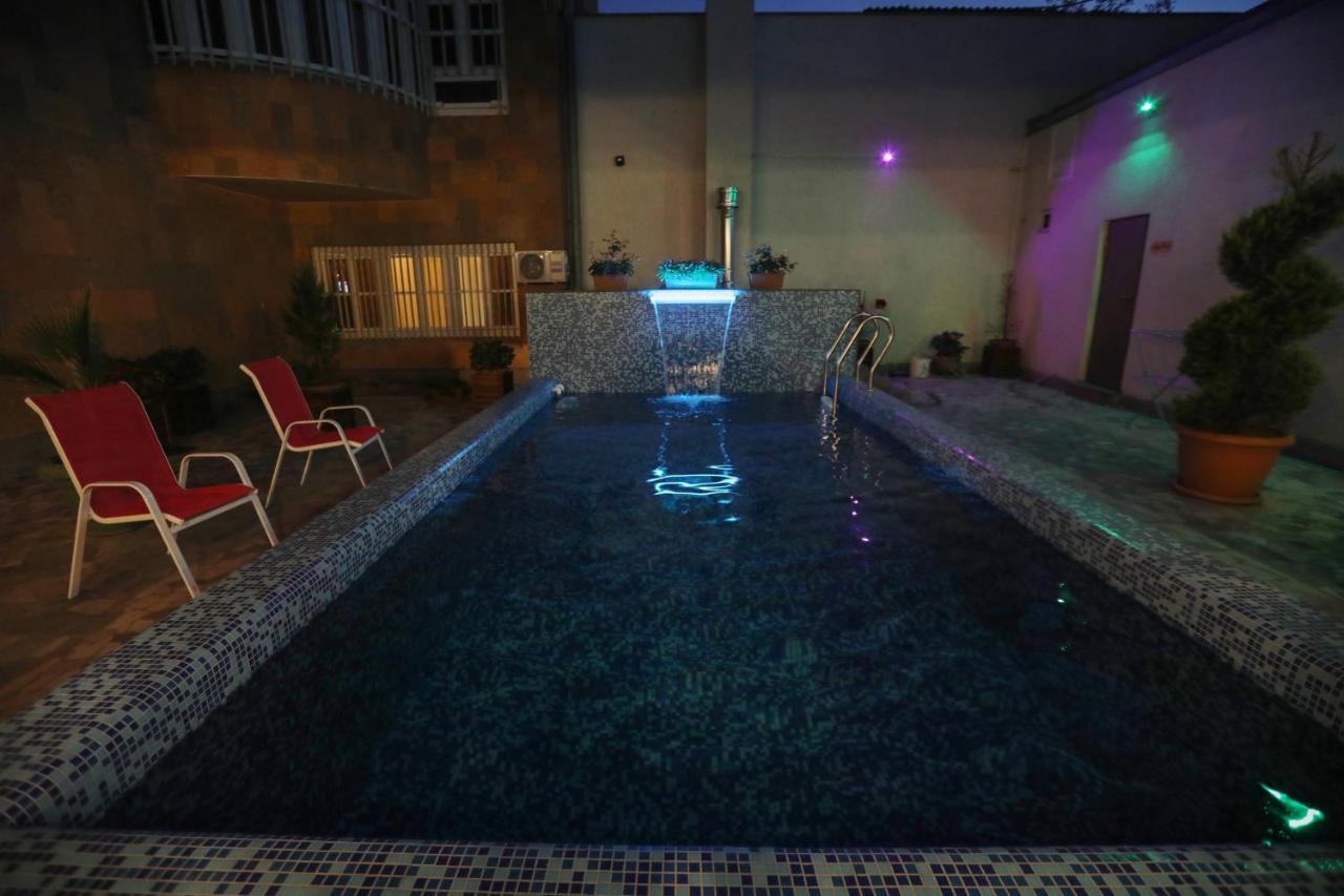 Alba Hotel Jerevan Buitenkant foto