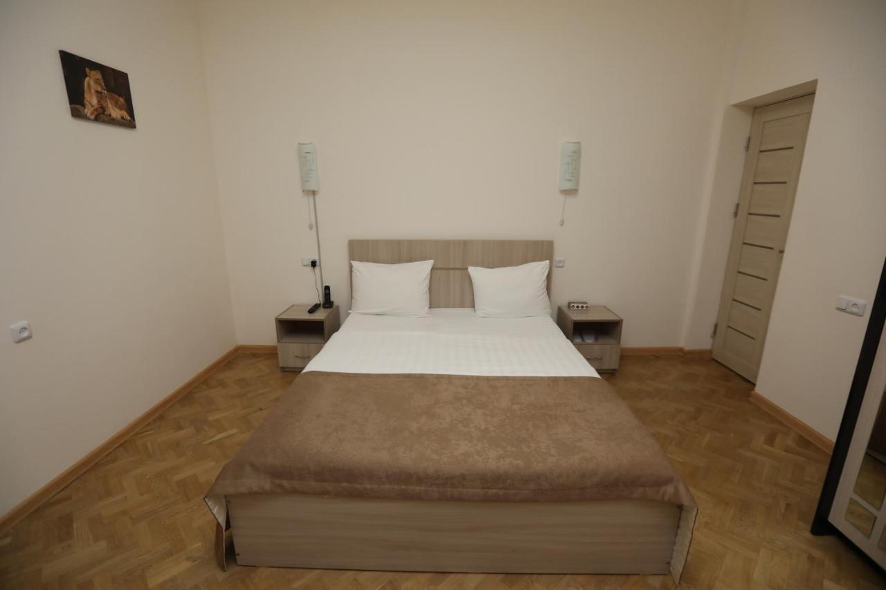 Alba Hotel Jerevan Buitenkant foto