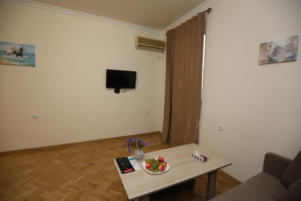 Alba Hotel Jerevan Buitenkant foto